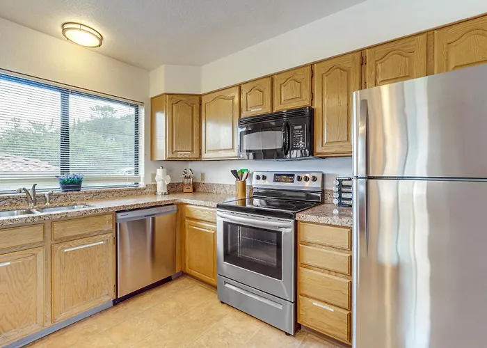 Holiday home 2 Mi To Uptown Sedona: W/ Hot Tub & Fire Pit! Sedona