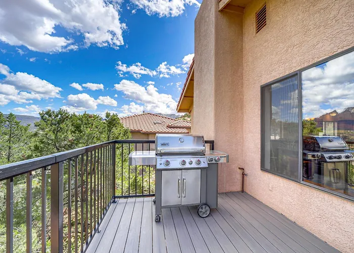 2 Mi To Uptown Sedona: W/ Hot Tub & Fire Pit! Holiday home Sedona
