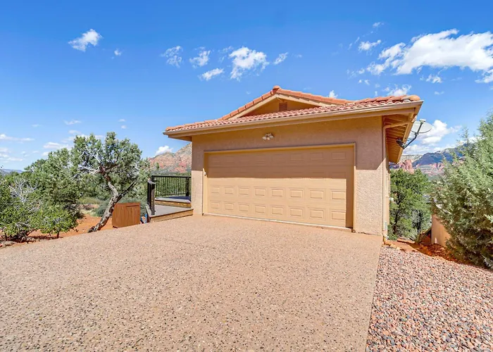 2 Mi To Uptown Sedona: W/ Hot Tub & Fire Pit! Holiday home Sedona